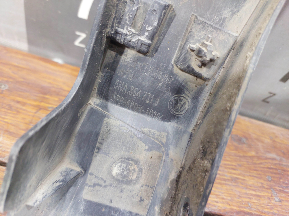 Накладка крыла переднего левого VW Tiguan 2 16-нв Б/У Оригинал 5NA854731J