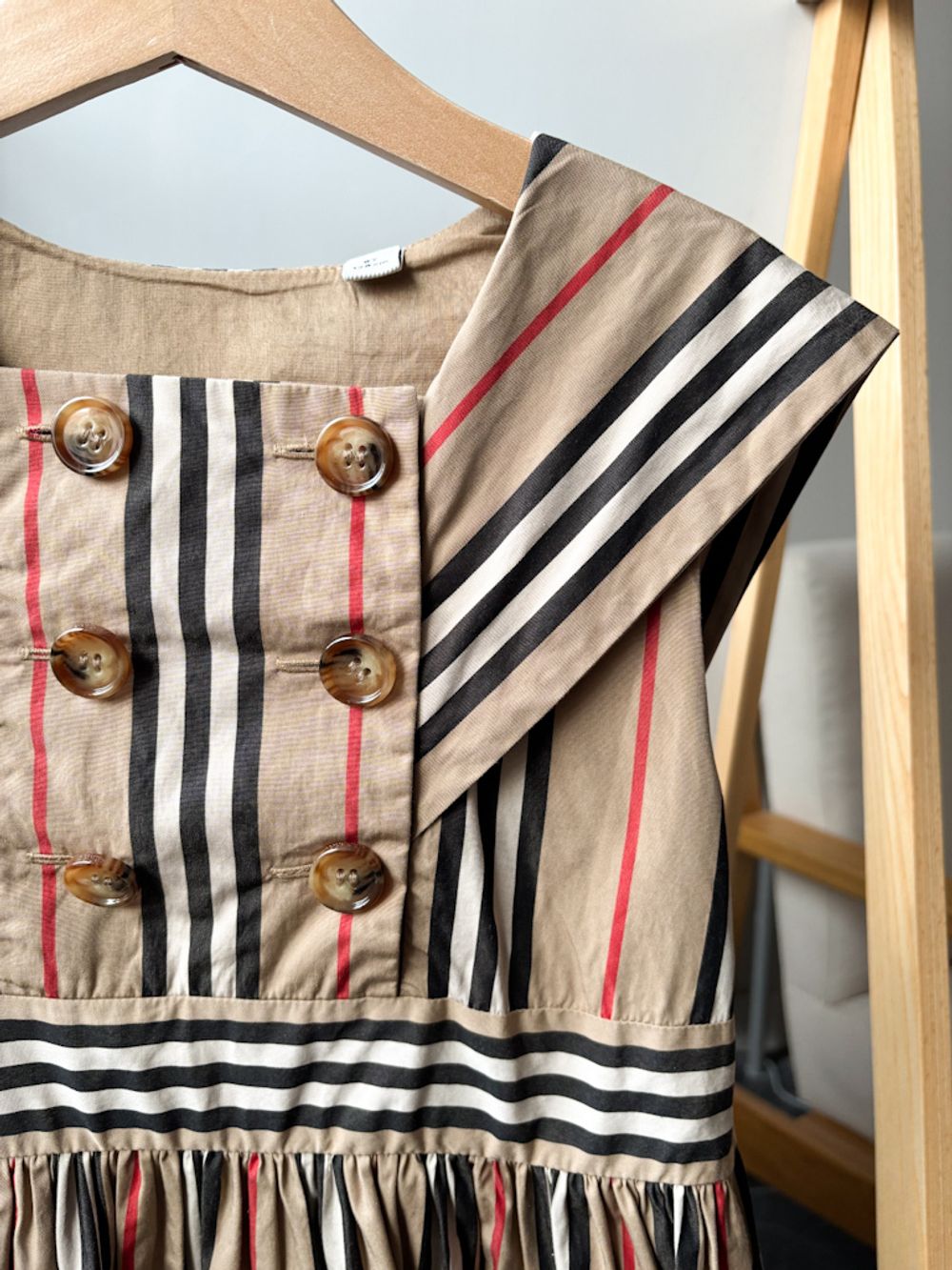 Хлопковое платье Burberry, 128