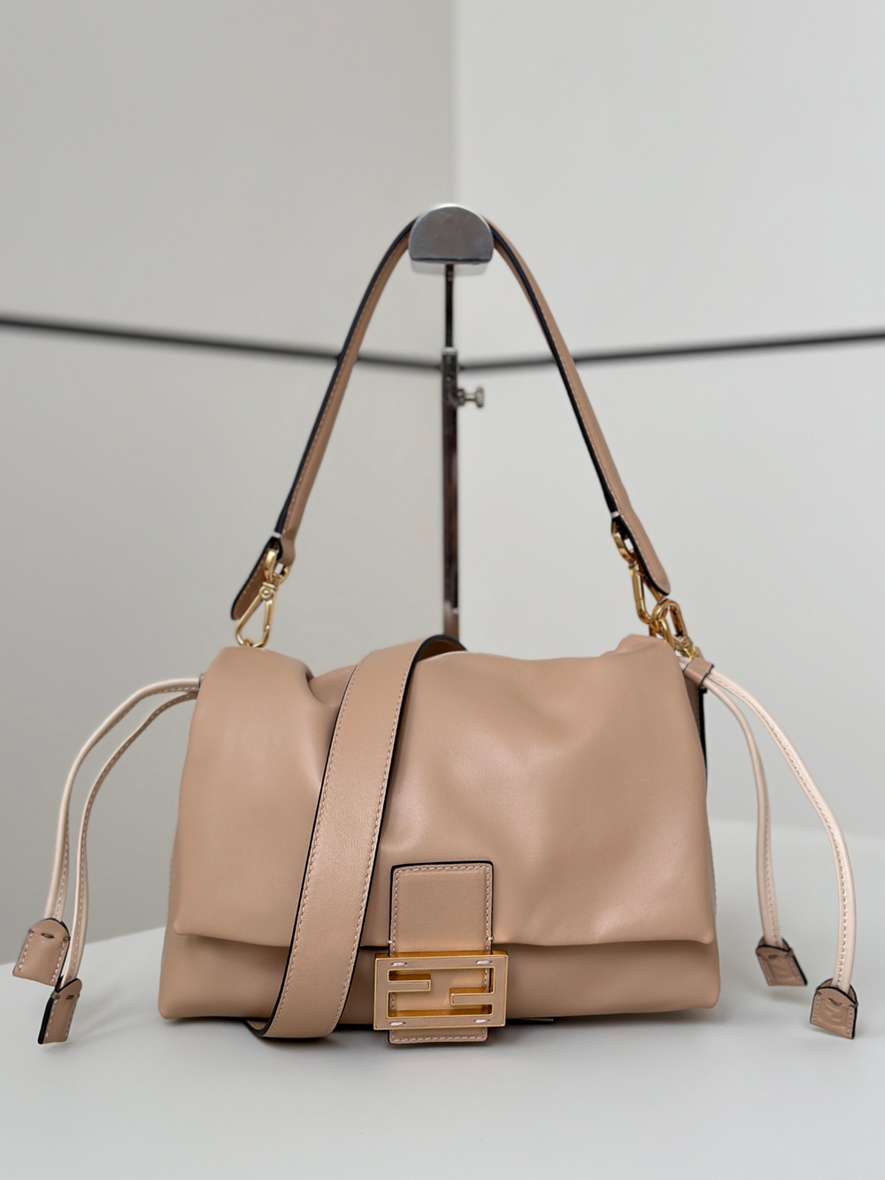 Fendi Medium Mamma Baguette 26 cm