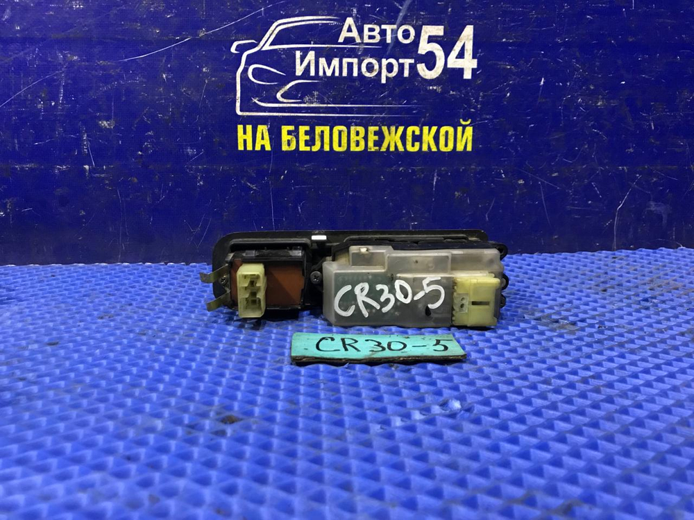 Блок управления стеклоподъемниками TOYOTA TOWNACE 1990