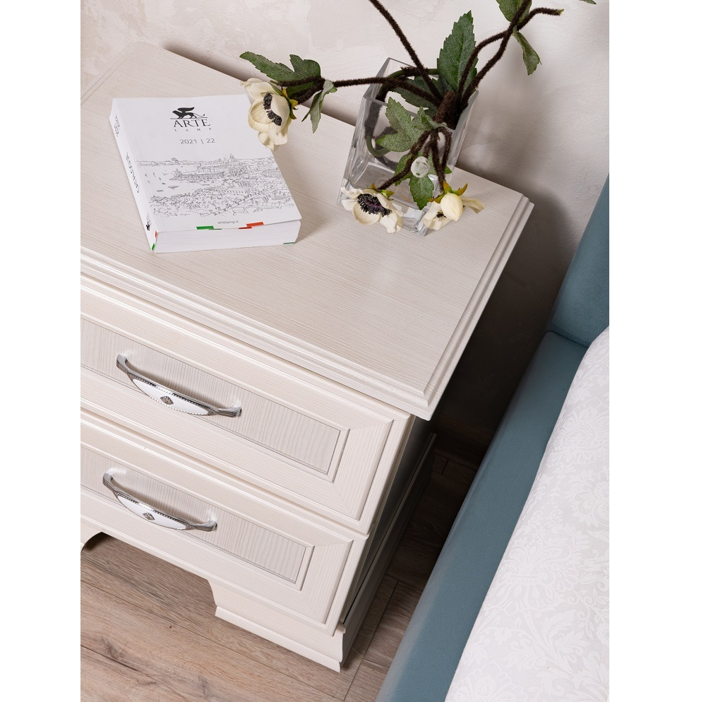 Тумба прикроватная закрытая Венеция 04