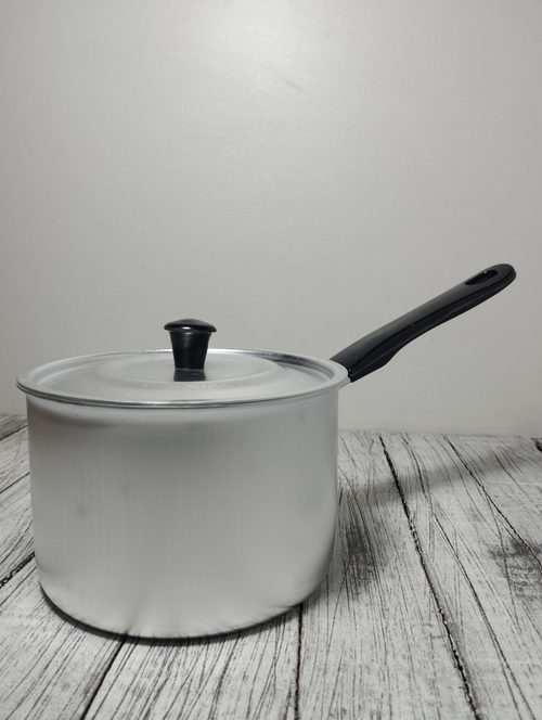 Кастрюля 1,5л алюм 1пласт ручка мет крышка МТ-074