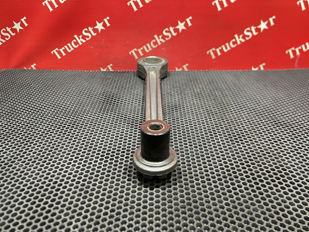 Стойка переднего стабилизатора