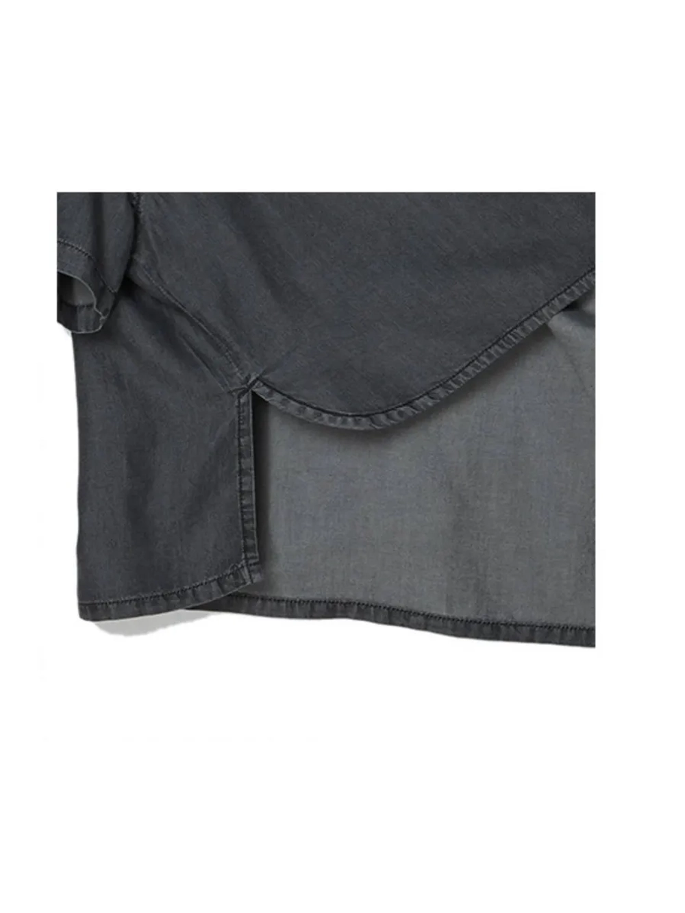 Джинсовая рубашка с двумя карманами с коротким рукавом