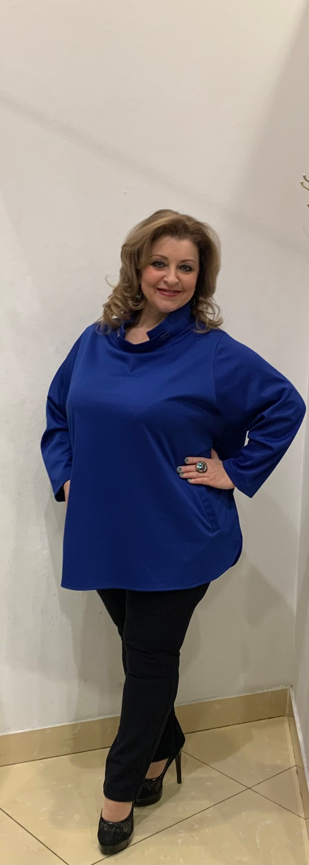 Блузон-туника с оригинальной горловиной