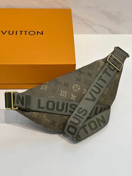 Поясная сумка Louis Vuitton Rush Bumbag
