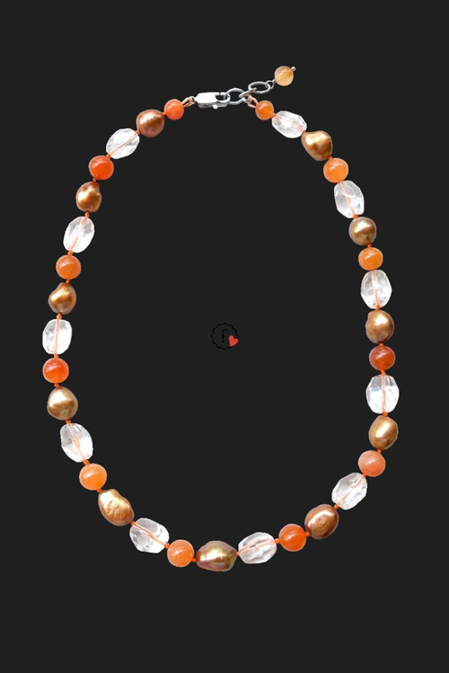 бусы из кварца и крупного жемчуга