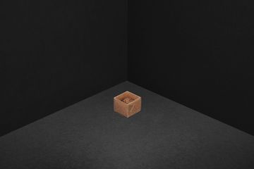 Упаковка с прозрачной крышкой для 1 конфеты.