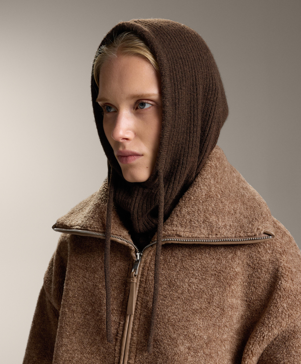 OYSHO Вязаная балаклава в рубчик, коричневый