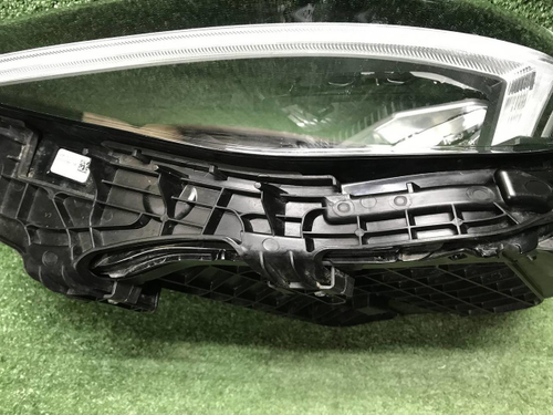 Фара левая Volvo XC40 (2022-н.в.) LED