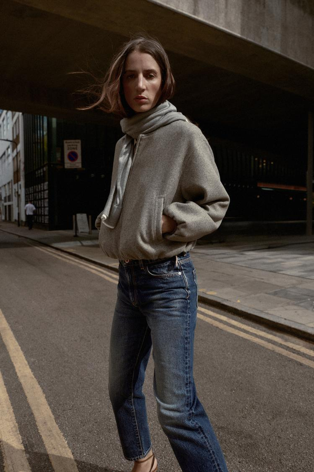 ZARA БОМБЕР ИЗ МЯГКОЙ ТКАНИ, СЕРЫЙ