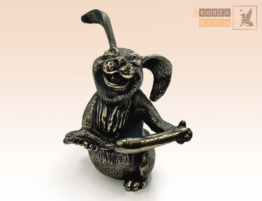 фигурка Заяц с морковкой