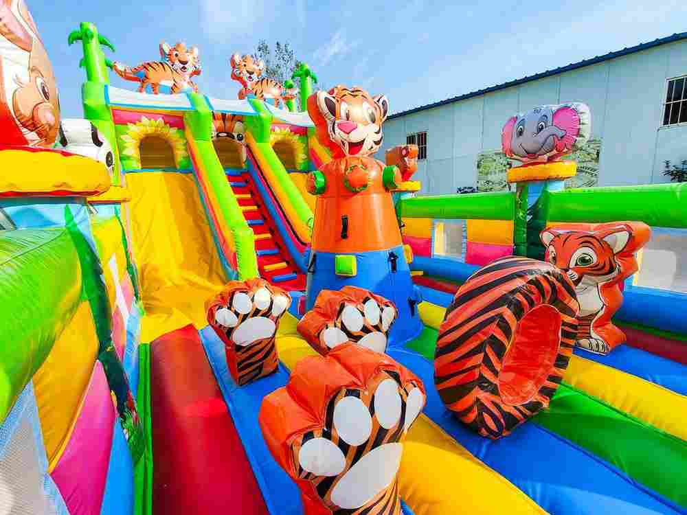 Коммерческий надувной батут «Тигриная страна 3», 10*5*5 м