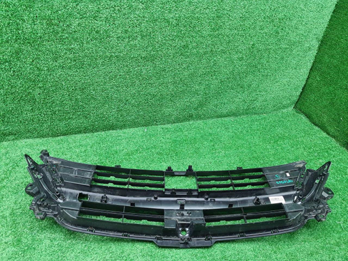 Решетка переднего бампера Geely Tugella (22-24)