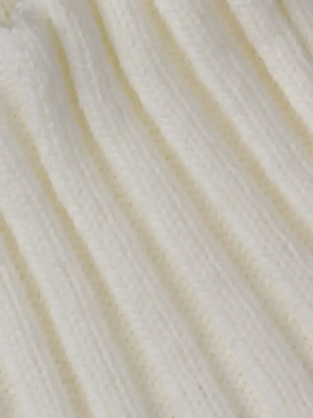 Шапка для девочки зимняя вязаная и снуд