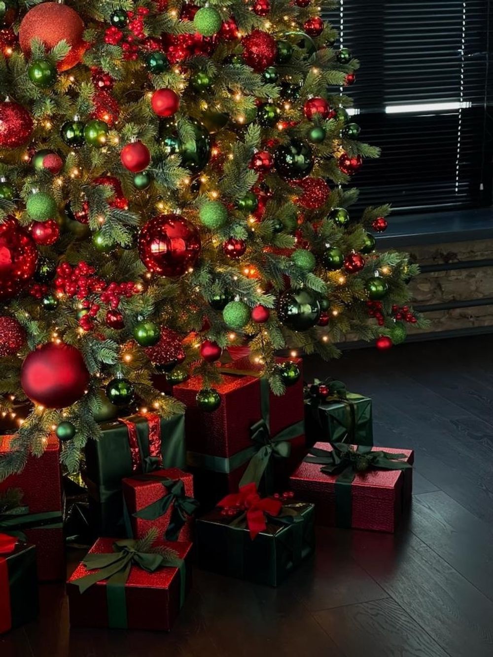 Ель искусственная «Торжественная» (Литая хвоя) 3 м