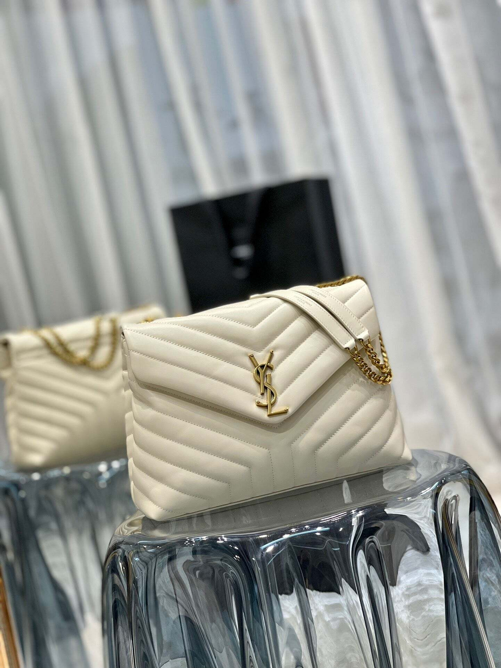 Yves Saint Laurent Loulou 32 cm