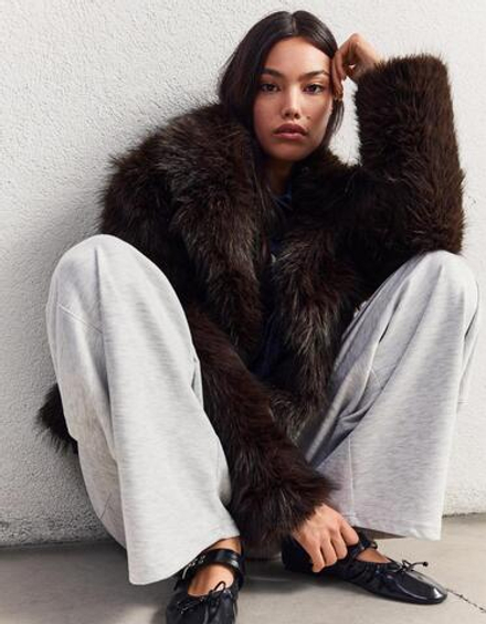 BERSHKA Шуба из искусственного меха, коричневый