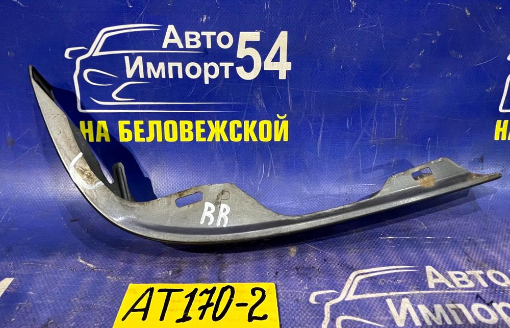 Планка под стоп правая TOYOTA CORONA 1990