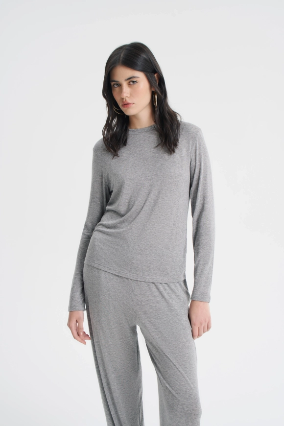 Лонгслив из тонкого трикотажа