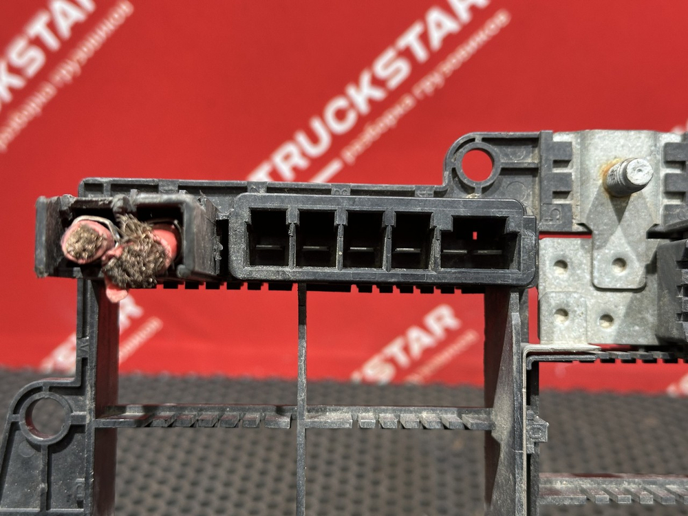 Кронштейн разъемов 2019г