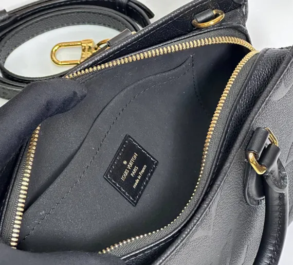 Сумка-тоут LOUIS VUITTON On The Go East West со съемным ремнем-цепочкой с плетёной отделкой из кожи