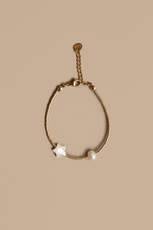 Браслет из золотого бисера с перламутровой звездой / Pourmoi Jewerly