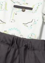 две футболки с шортами