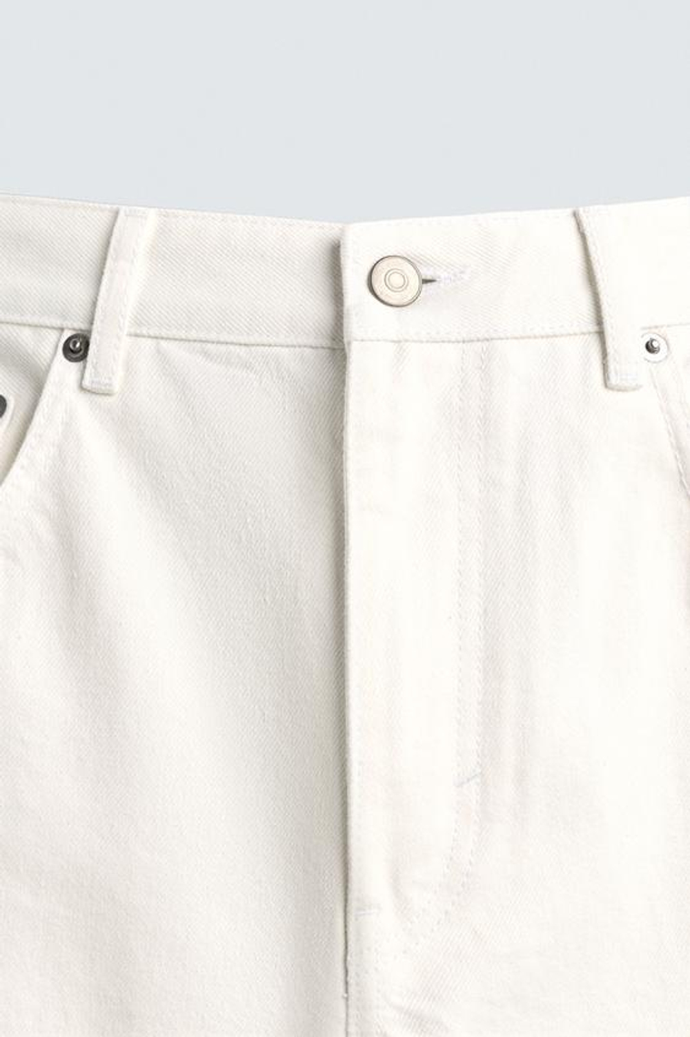 ZARA ДЖИНСЫ STRAIGHT FIT С НЕОБРАБОТАННЫМ КРАЕМ, БЕЛЫЙ
