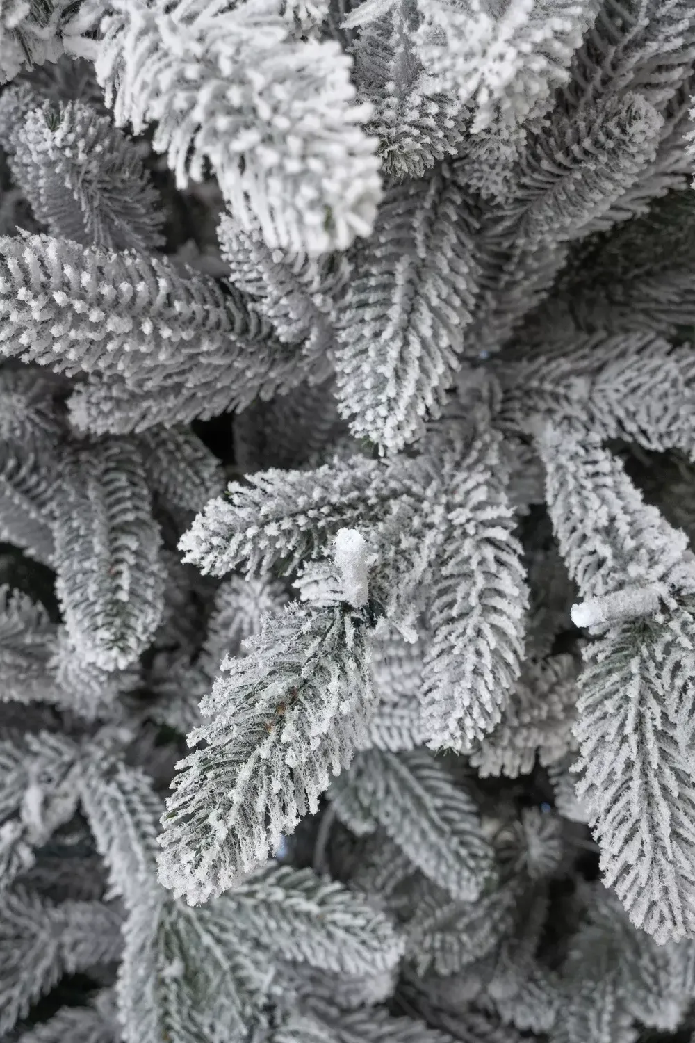 Заснеженная елка «Хеймдалль» (Литая хвоя) 180 см / 1,8 м