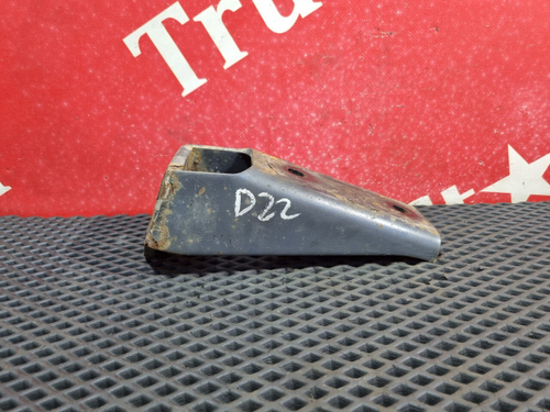 Кронштейн амортизатора переднего