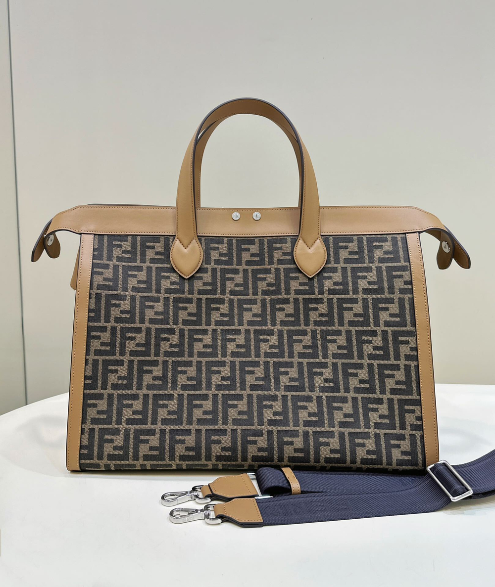 Fendi Peekaboo ISeeU Forty8 Bag 42 cm