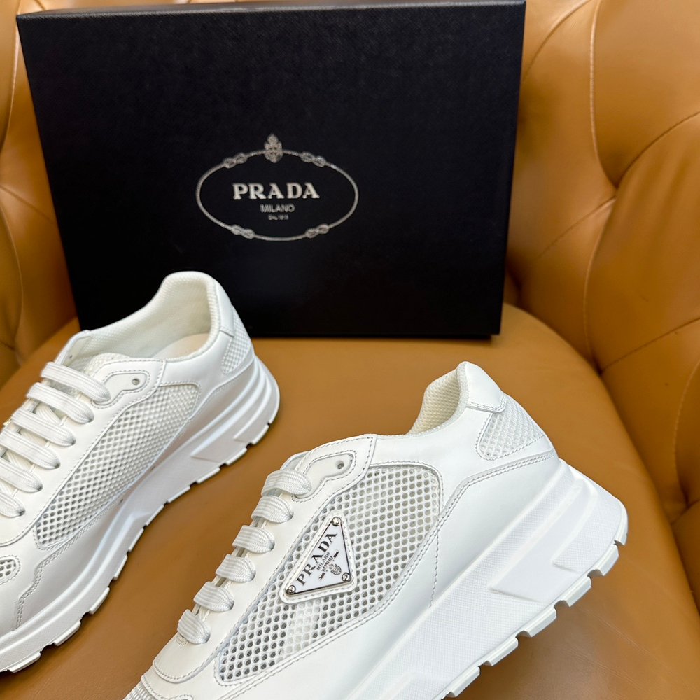 Классические сетчатые кроссовки