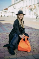 Женская сумка-шоппер из натуральной кожи оранжевого цвета