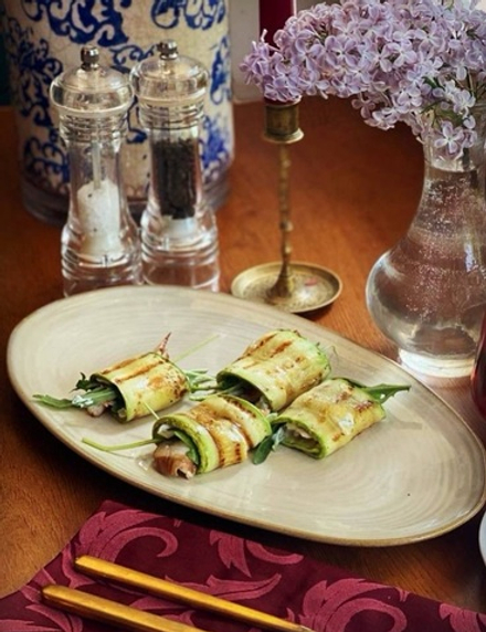 РУЛЕТИКИ ИЗ ЦУКИНИ С УГРЕМ (175г)