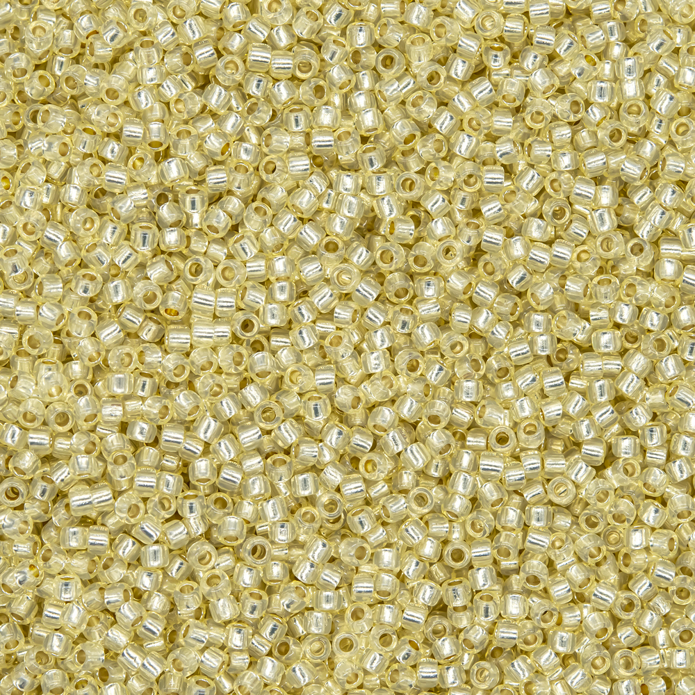 Японский бисер TOHO Round 15/0 (№PF2109), с внутренним серебрением, полупрозрачный глянцевый