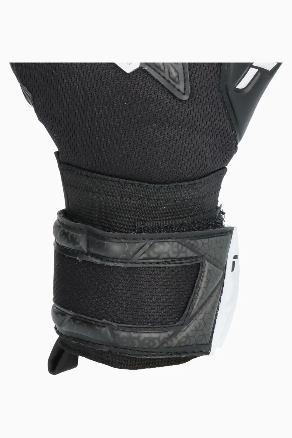 Вратарские перчатки Reusch Attrakt Infinity NC - черный