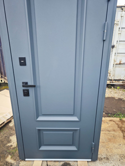 Входная дверь уличная дверь с терморазрывом Рекс Эльбрус Искра серая / ФЛ-117 Белый матовый