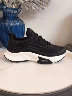 Кроссовки Valentino