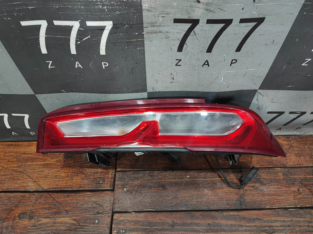 Фонарь задний правый Chevrolet Camaro 6 15-18 Б/У Оригинал 84136773