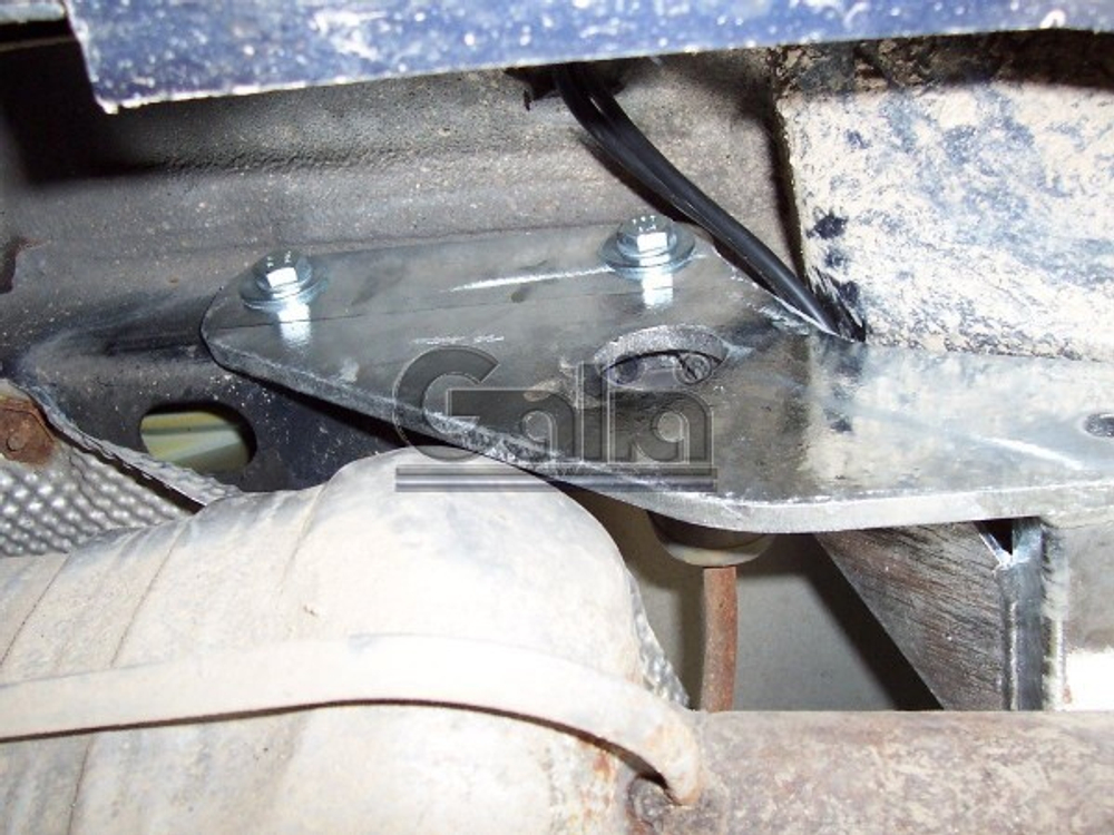 Фаркоп оцинкованный Galia F049A для Ford Focus I универсал 1998-2004(паспорт и сертификат в комплекте)(без электрики)