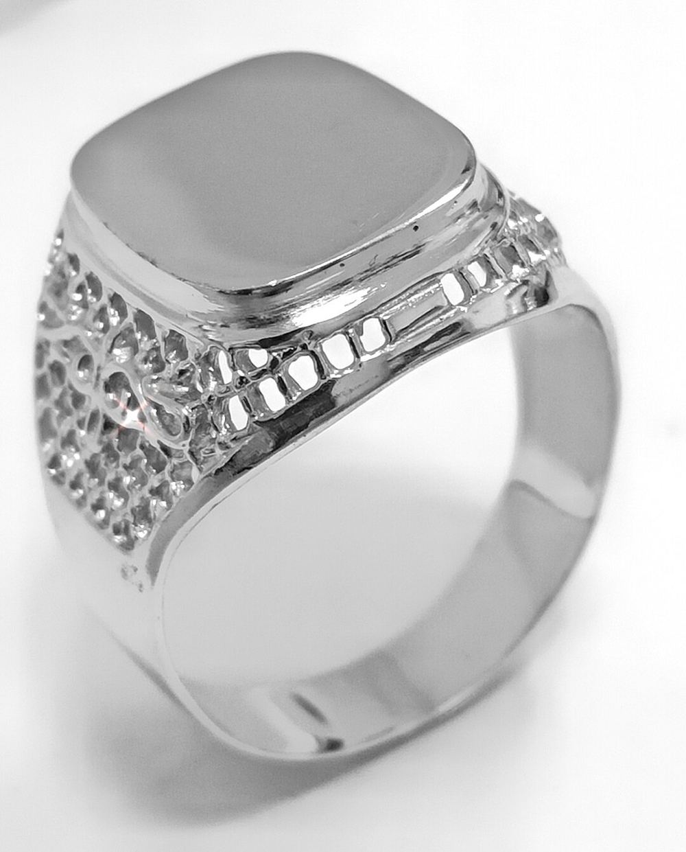 Ювелирное кольцо из серебра 925 пробы,размер 20