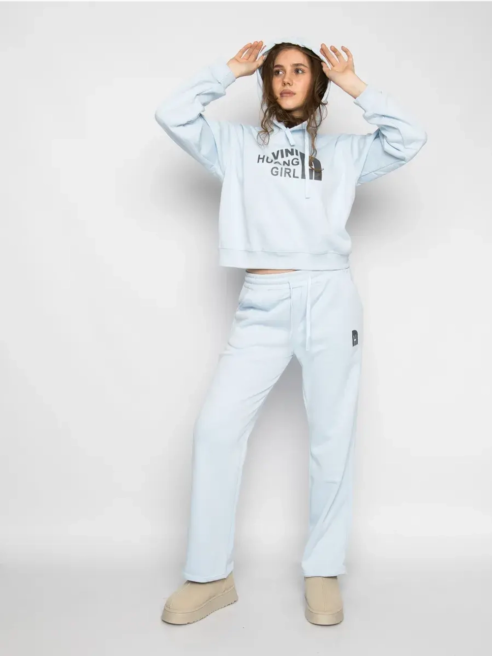 Спортивный костюм с капюшоном