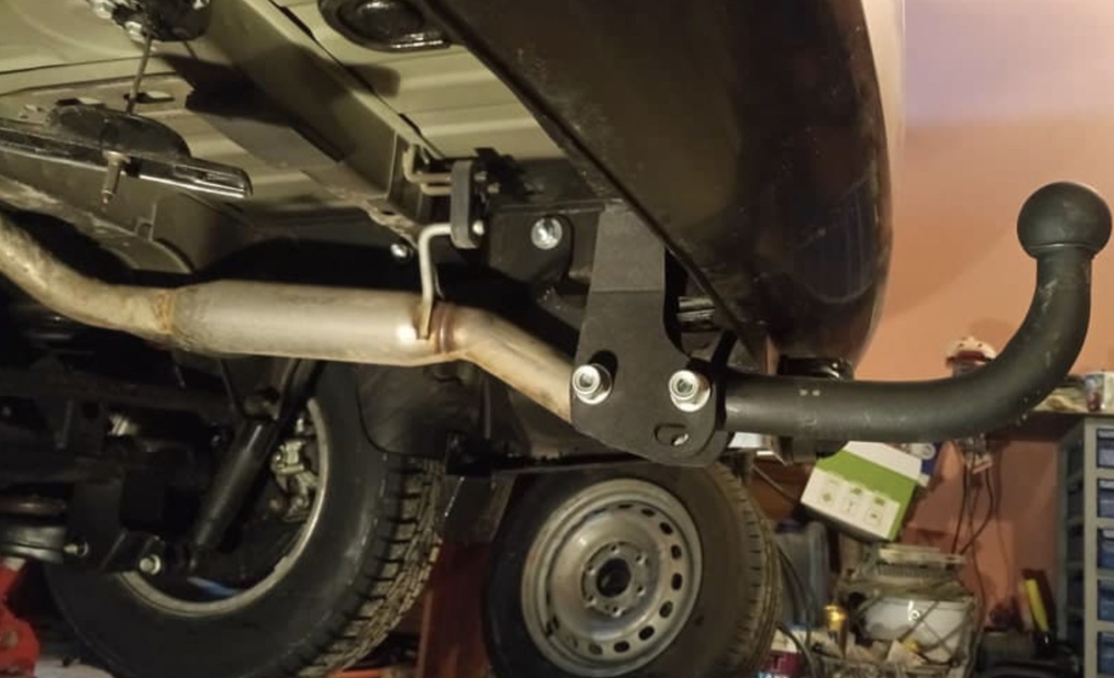 Фаркоп для Hyundai H1 2008-2018, 2018-2023 Тип шара: A. Нагрузки: 2000/90 кг, HY 26