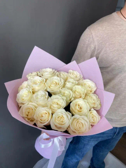 Букет 21 белых роза Эквадор 50см в ленте