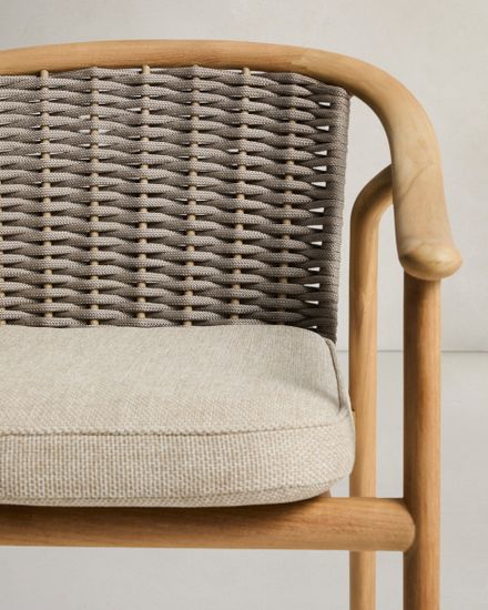 Уличный стул Elunda из тикового дерева и бежевой веревки