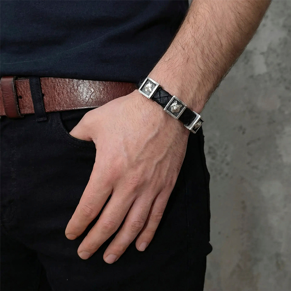 Браслет оберег амулет талисман Волчья стая