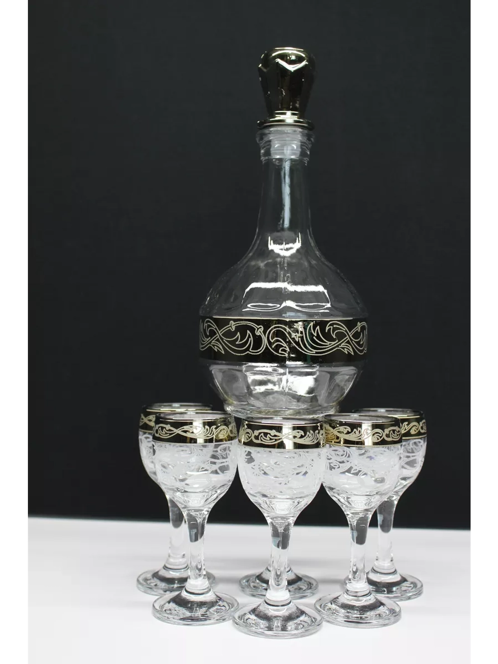 Набор рюмок для водки и графин