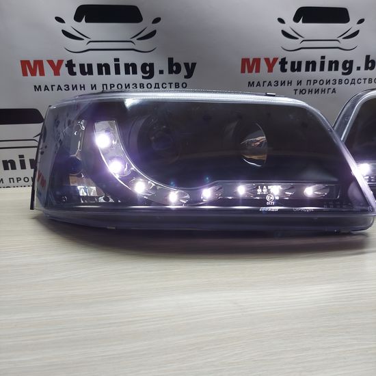 Передние фары VW T5 daylight black