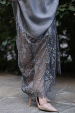 платье-комбинация с кружевной отделкой